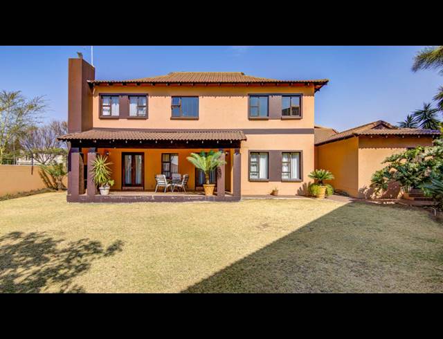 4 BEDROOM FREESTANDING FOR SALE IN GREENSTONE HILL